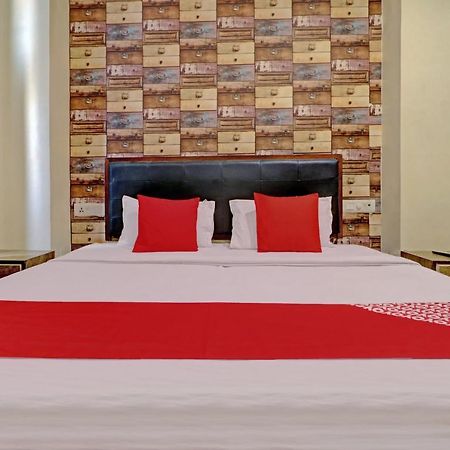 Oyo 74073 Hotel Abhishek Лудяна Екстериор снимка