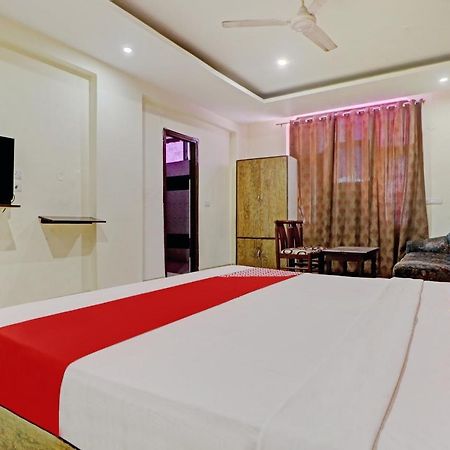 Oyo 74073 Hotel Abhishek Лудяна Екстериор снимка