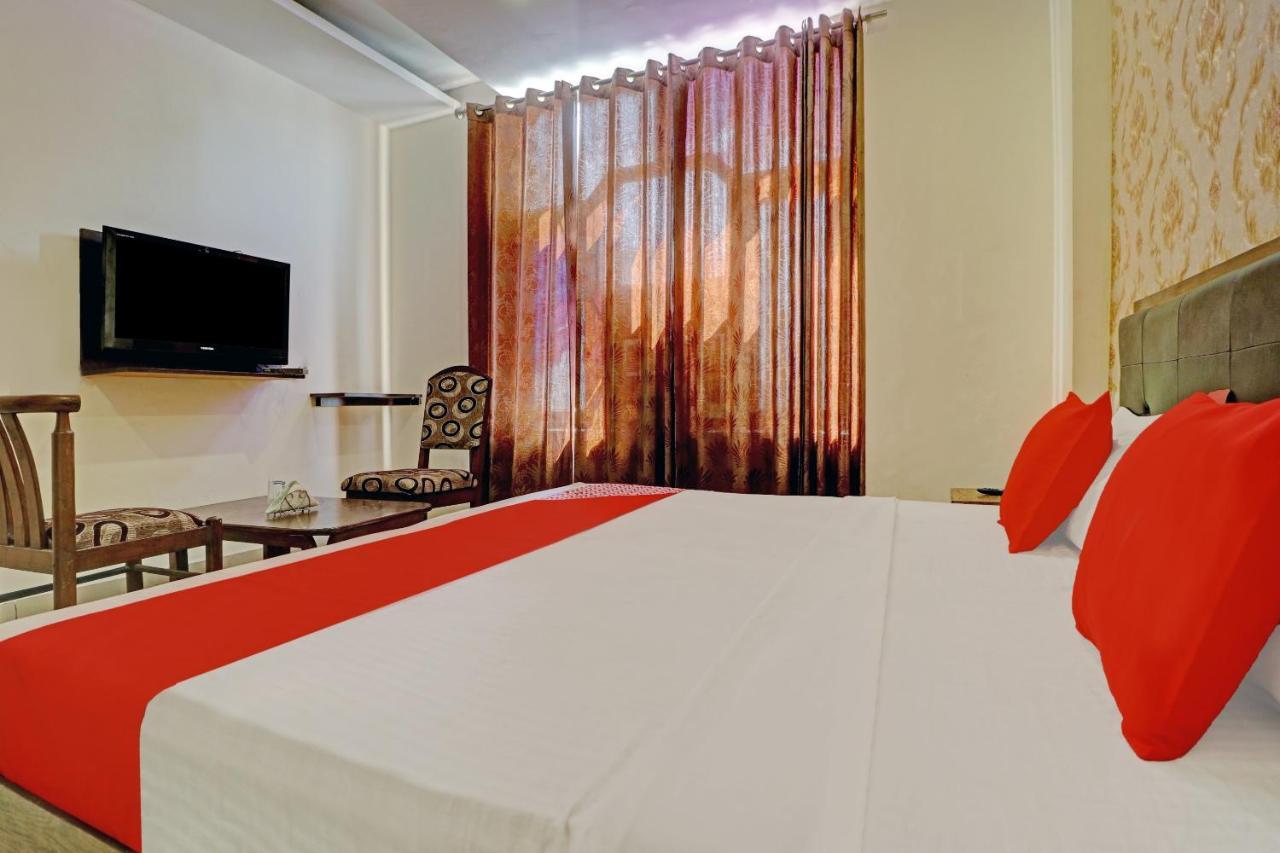 Oyo 74073 Hotel Abhishek Лудяна Екстериор снимка