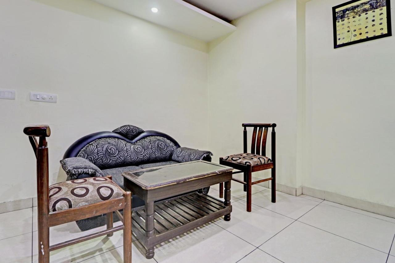 Oyo 74073 Hotel Abhishek Лудяна Екстериор снимка