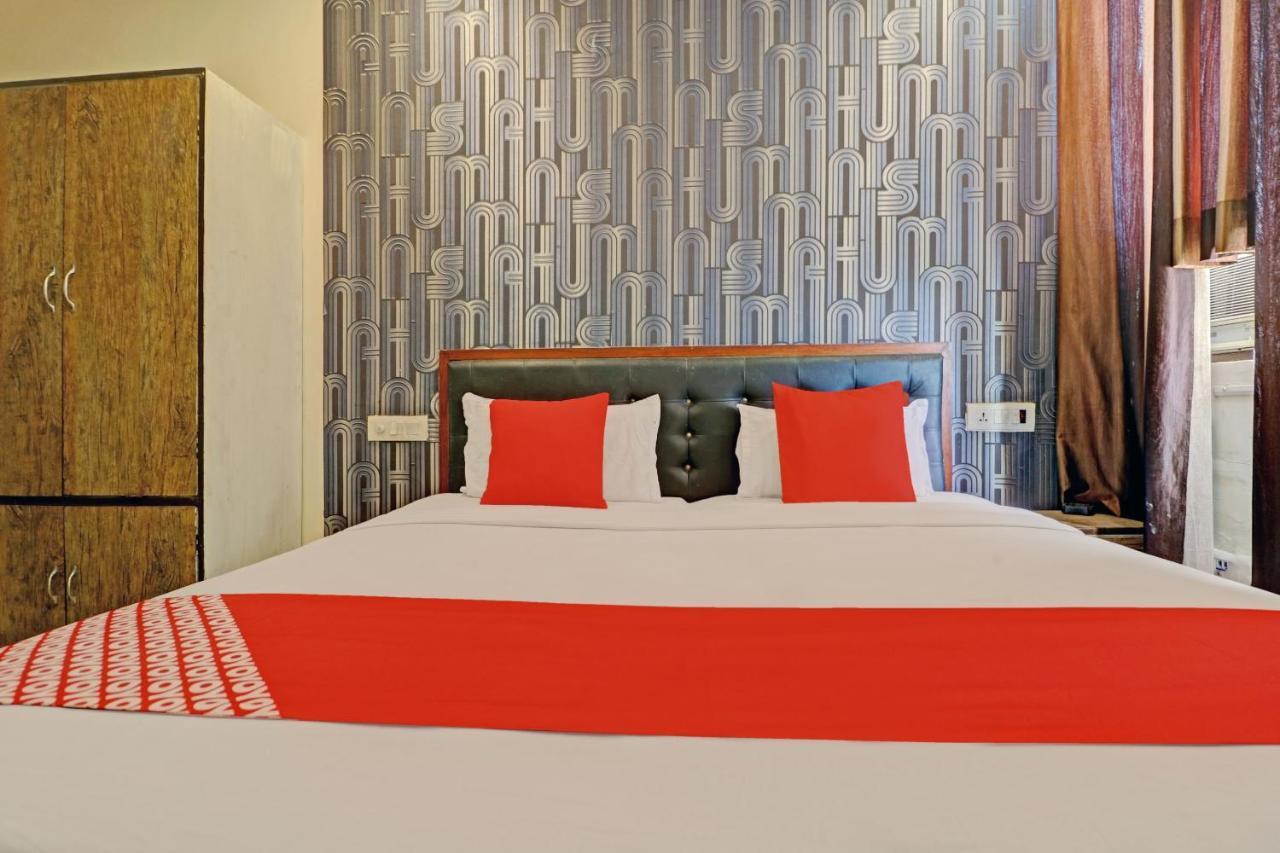 Oyo 74073 Hotel Abhishek Лудяна Екстериор снимка
