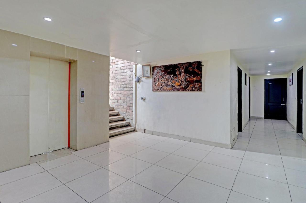 Oyo 74073 Hotel Abhishek Лудяна Екстериор снимка