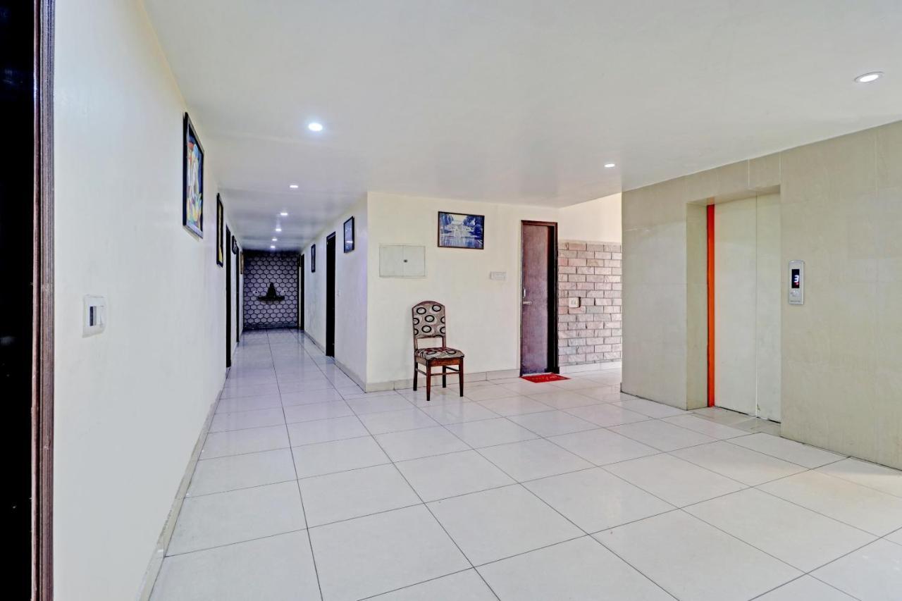 Oyo 74073 Hotel Abhishek Лудяна Екстериор снимка