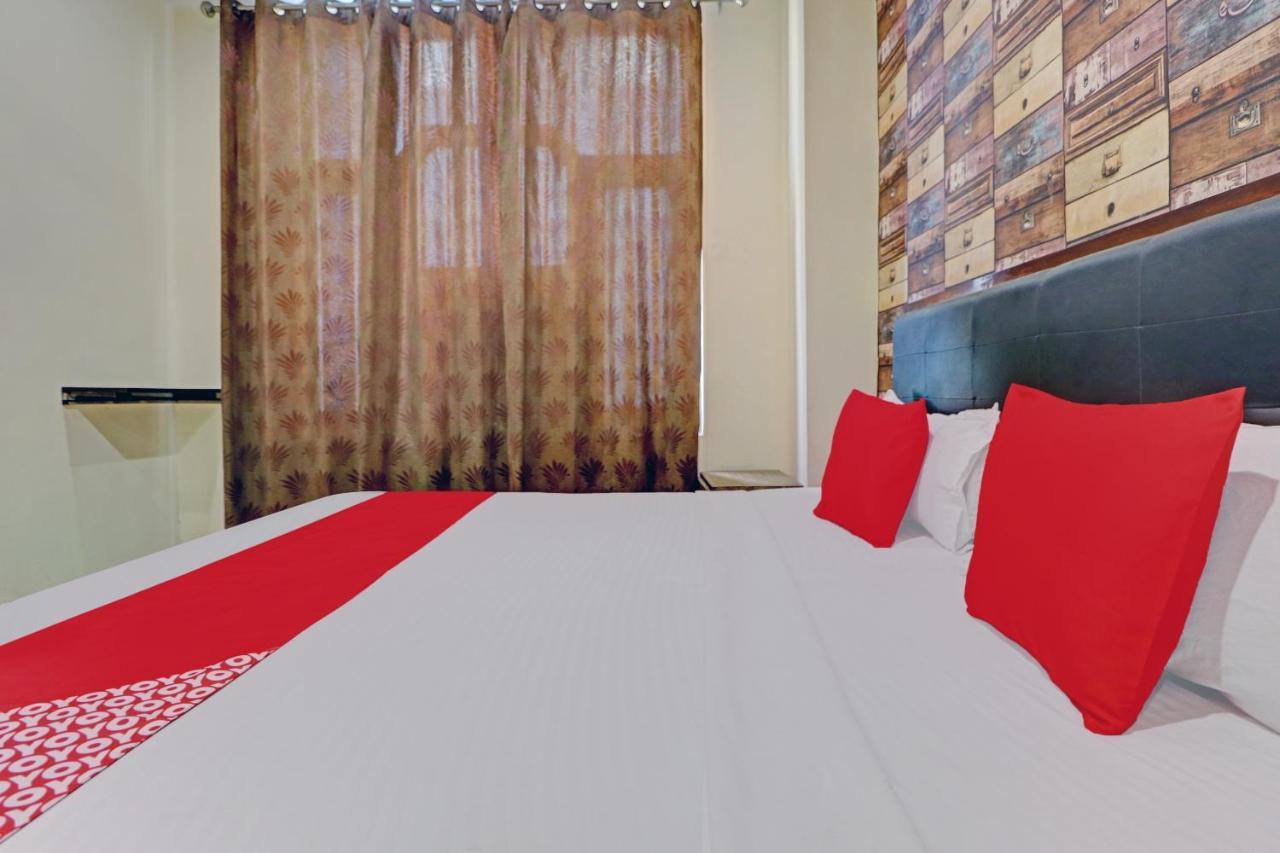 Oyo 74073 Hotel Abhishek Лудяна Екстериор снимка