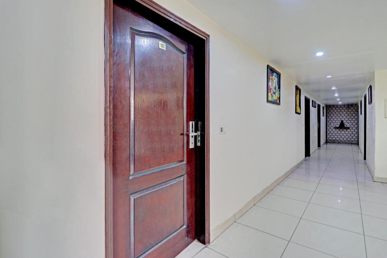 Oyo 74073 Hotel Abhishek Лудяна Екстериор снимка